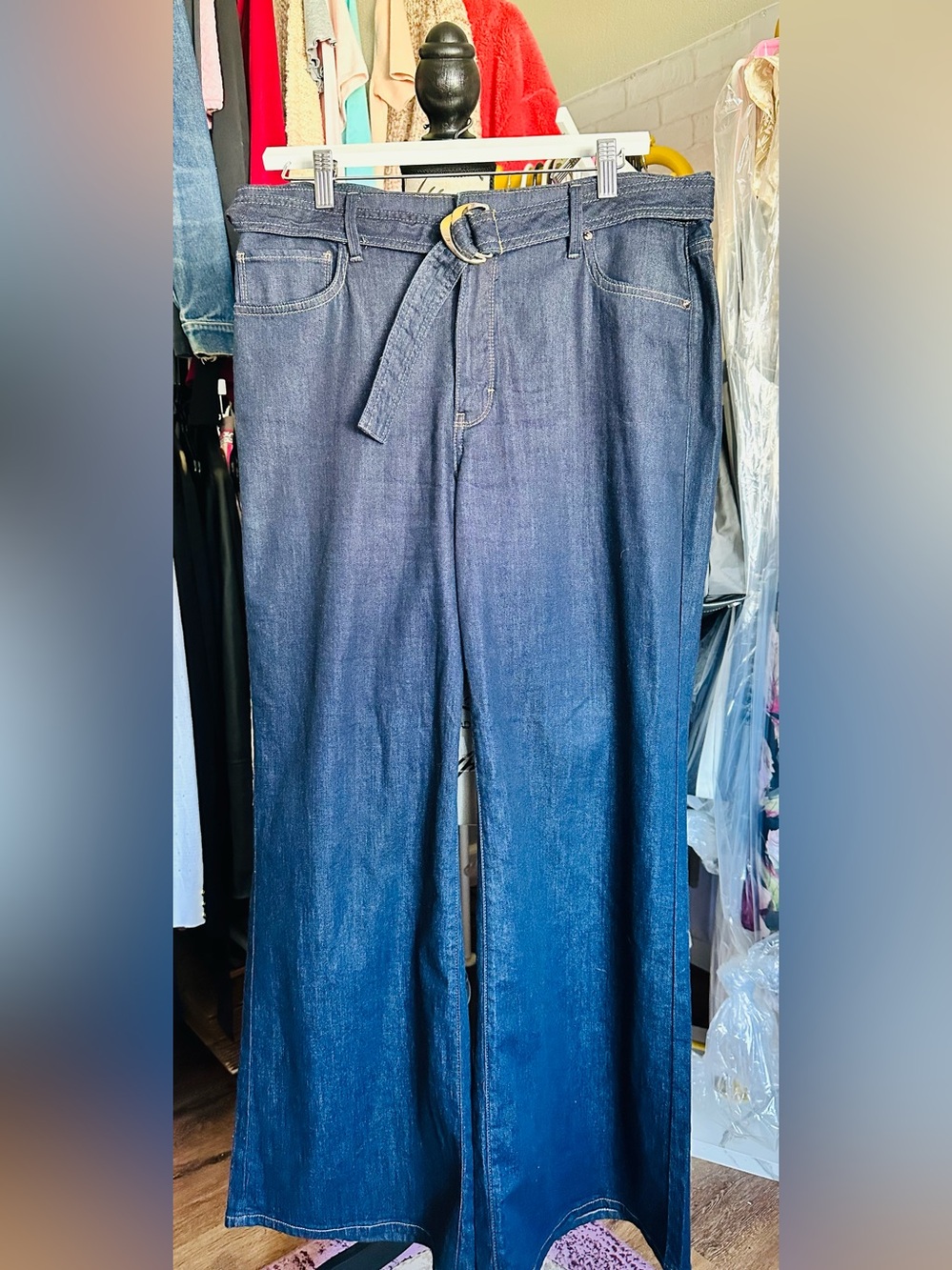 White House Black Market High-Rise Belted Wide-Leg Jean - Picture 3 of 10